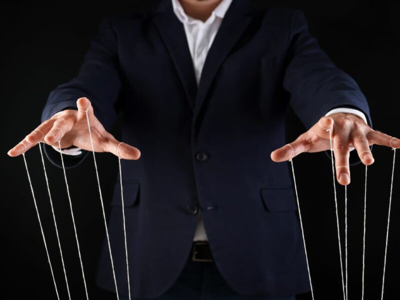 Manipulacja w relacjach i pracy – Jak się przed nią chronić? - kurs online